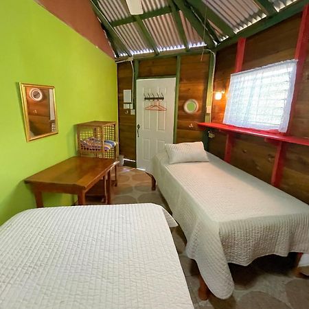 Little Bay Judy House 2 - Lewis Backpacker Hostel חדר תמונה
