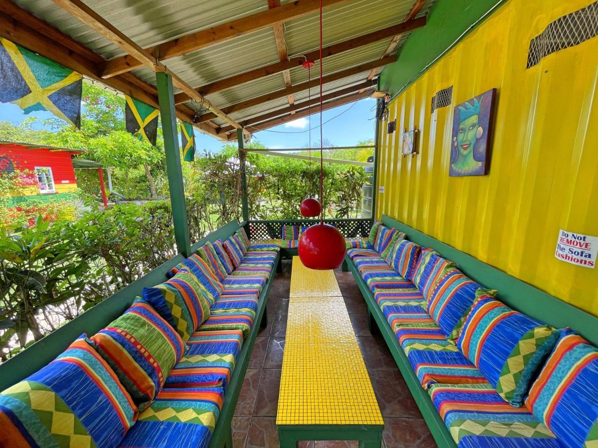 Little Bay Judy House 2 - Lewis Backpacker Hostel מראה חיצוני תמונה