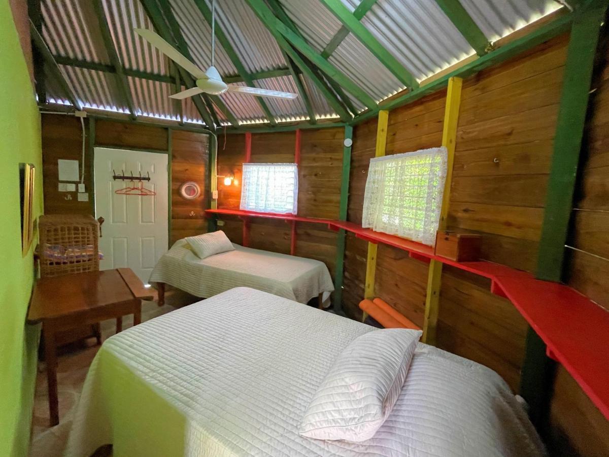 Little Bay Judy House 2 - Lewis Backpacker Hostel מראה חיצוני תמונה