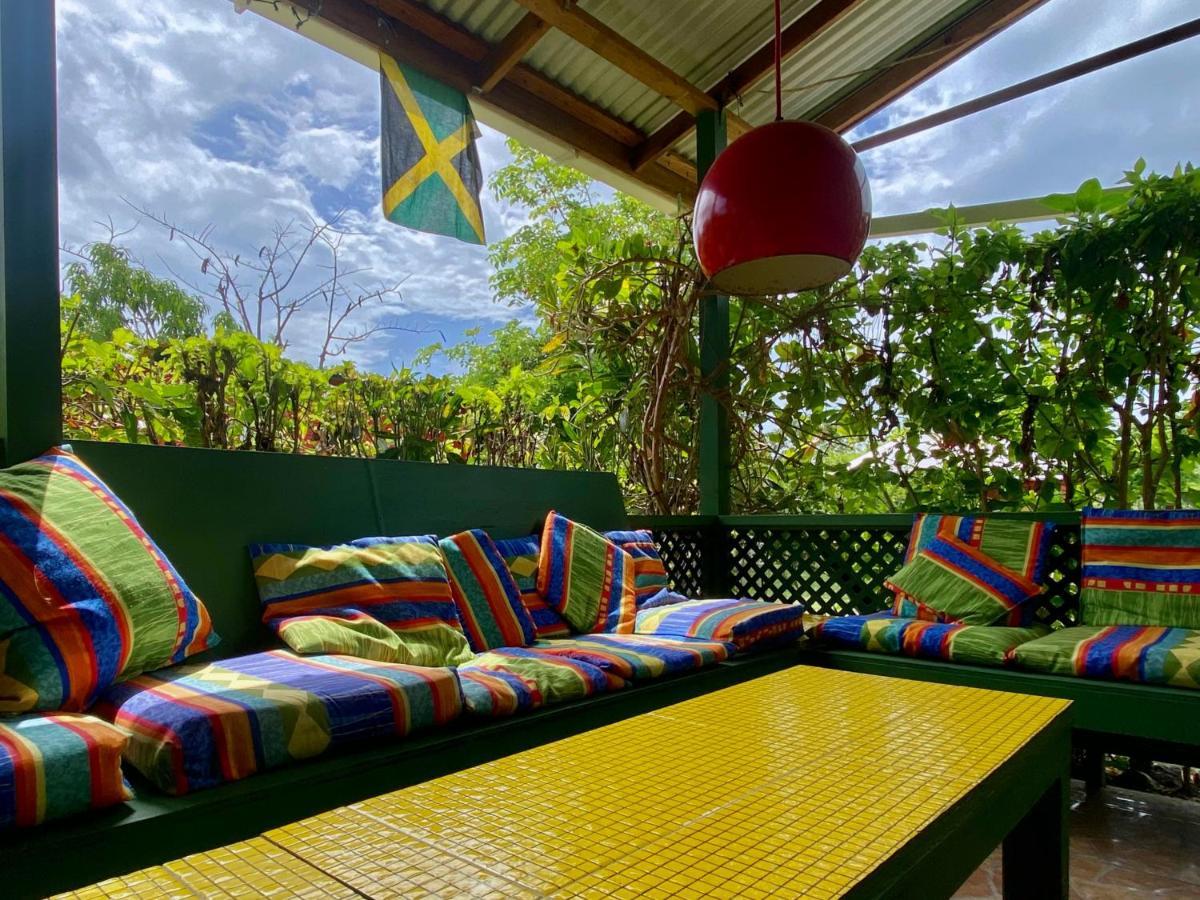 Little Bay Judy House 2 - Lewis Backpacker Hostel מראה חיצוני תמונה
